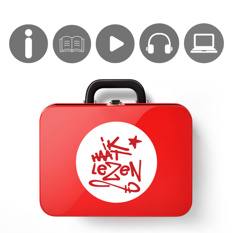 rode koffer met daarop ik haat lezen. erboven staan icoontjes: info, een boek, een play-knop, een koptelefoon en een laptop